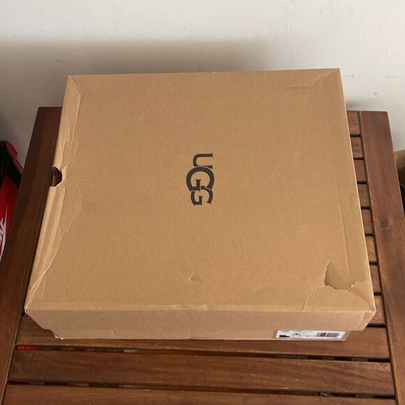 UGG Classic Cloudpeak Cold Weather Boots Black USA Women Size 9/UK 7/EU 40 - Picture 13 of 13